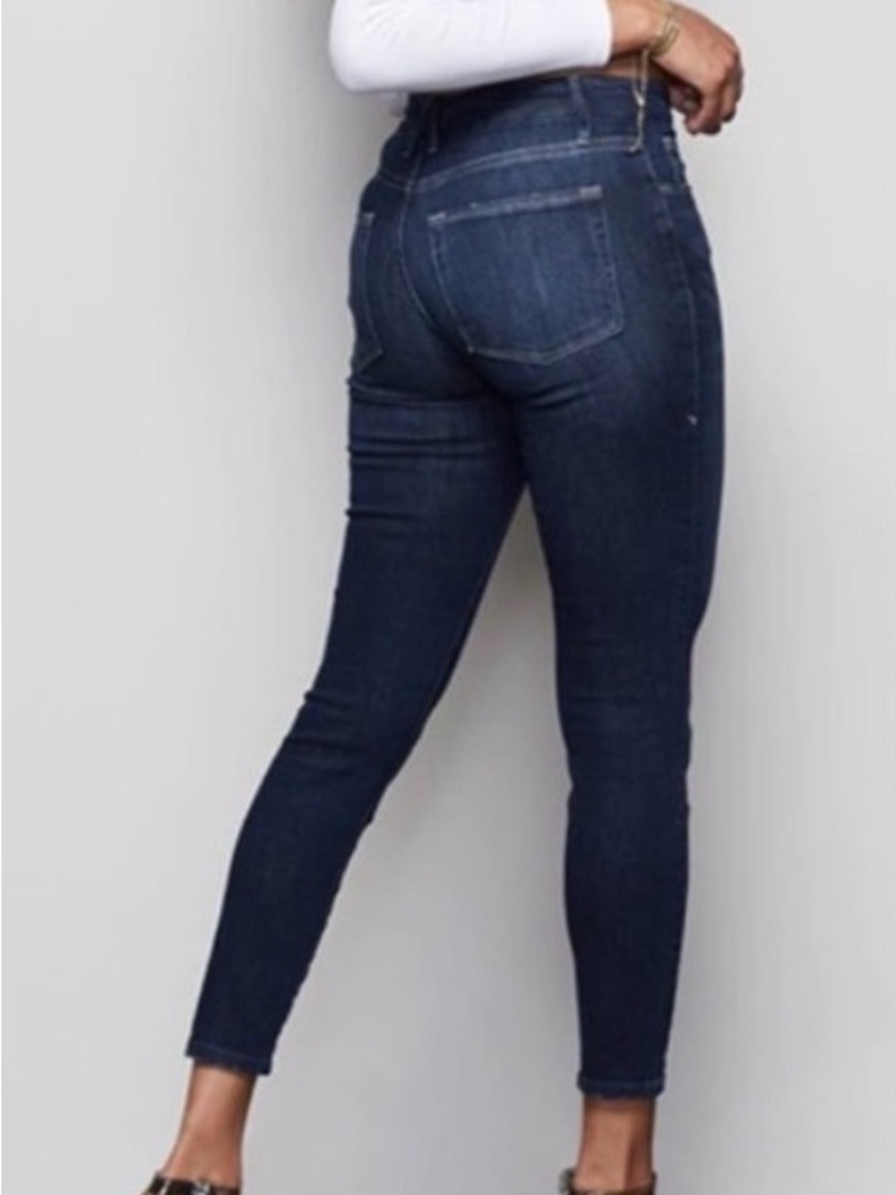 Good American Dark Indigo Ankle Skinny Jeans - Women - Picture 2 of 12